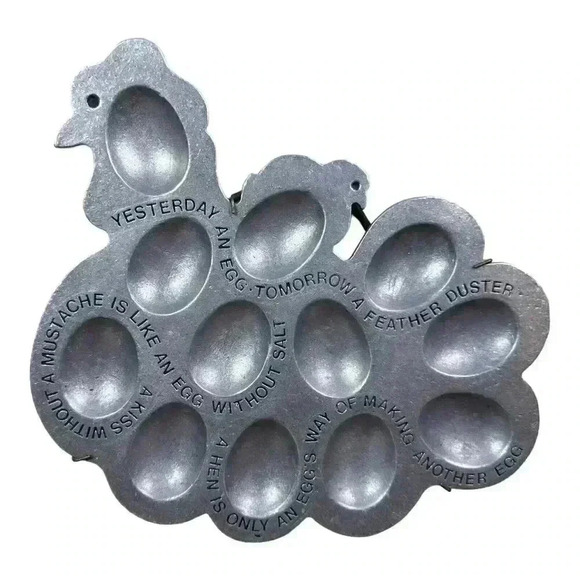 York Metal Crafters Chicken Hen Shaped Deviled Egg Dozen Holder VINTAGE 1976 - Picture 1 of 7